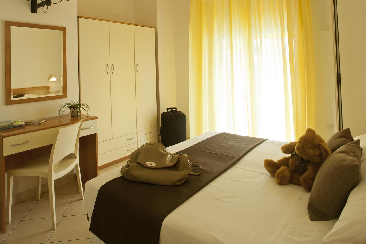 Savoia Hotel Misano Adriatico Exterior foto
